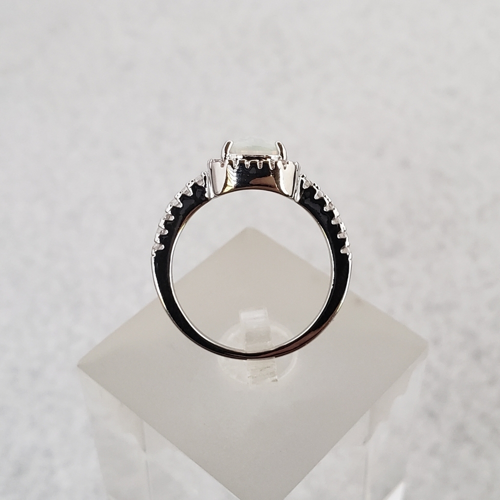 18k White Opal Ring - Picture 5 of 8